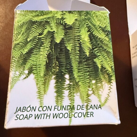 3 Organic soaps wrapped in multi-colored wool violet, aloe vera, lavender  NEW - Picture 3 of 5